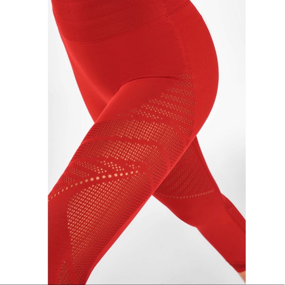 CLOSET CLEAROUT! NWOT Fabletics Leggings - Picture 3 of 5